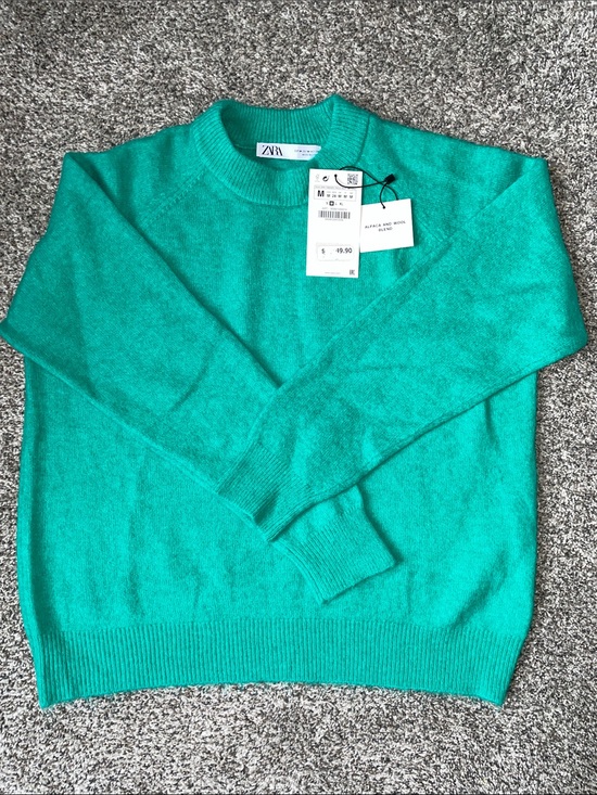 Zara Sweaters - NWT Zara Women’s Crewneck Sweater.  Size Medium.